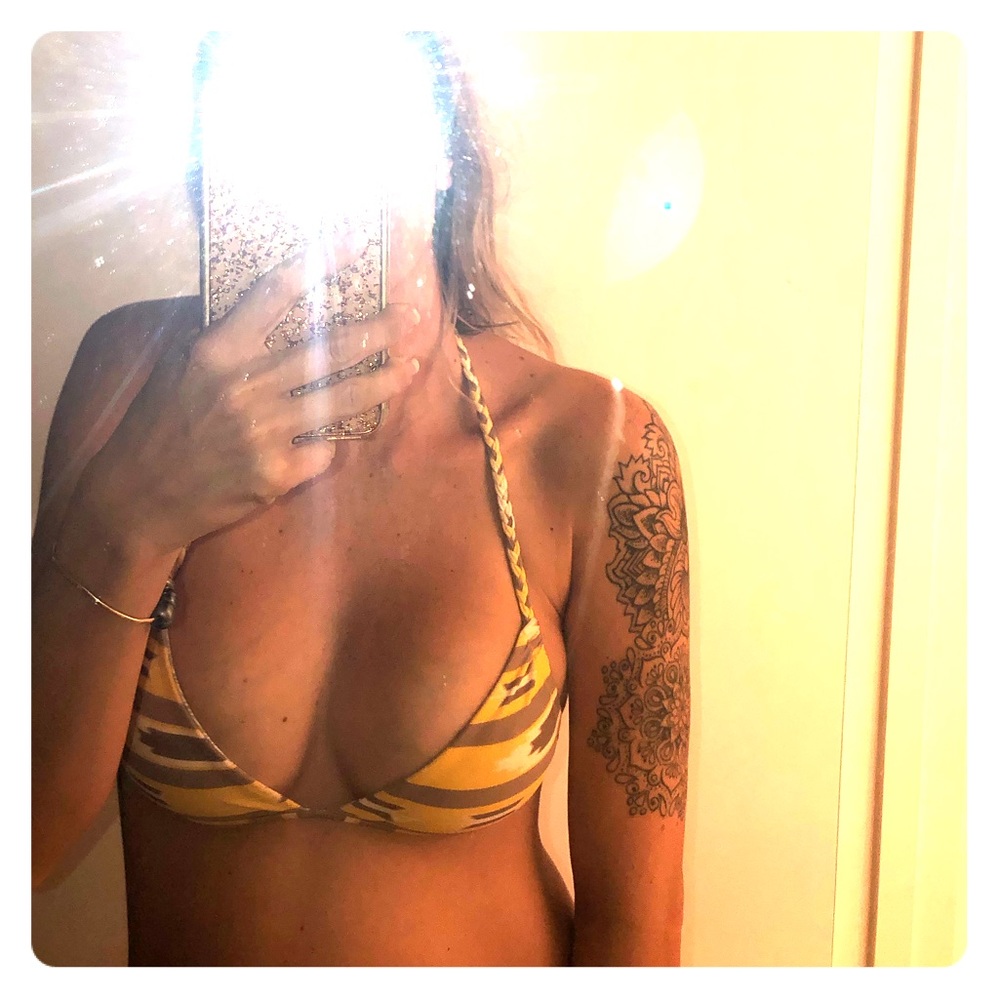 Acacia swimwear bikini top S